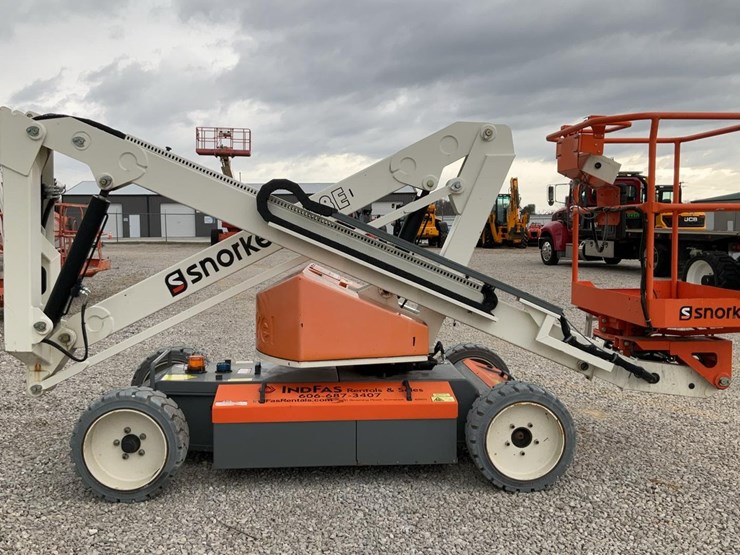 #309-•-2019-snorkel-38'-articulating-lift-image-5