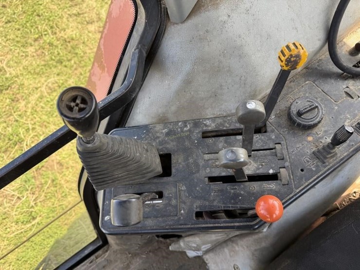 2001-case-ih-5240-image-26