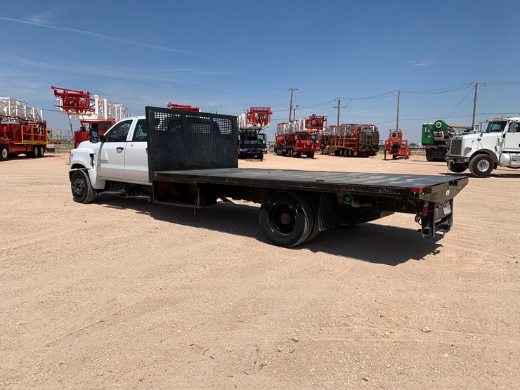2022-chevrolet-silverado-6500hd-image-3