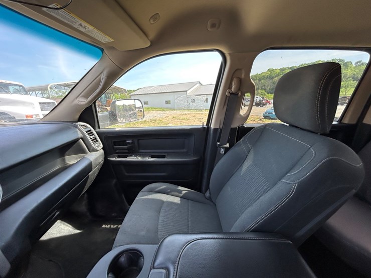 2020-dodge-3500-image-11