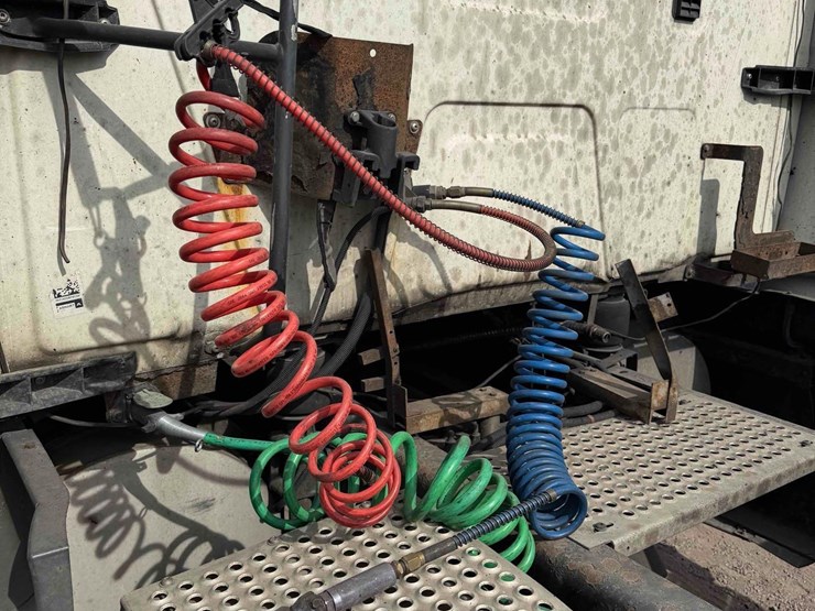 2015-international-prostar-image-13