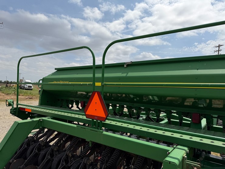 john-deere-1590-image-26