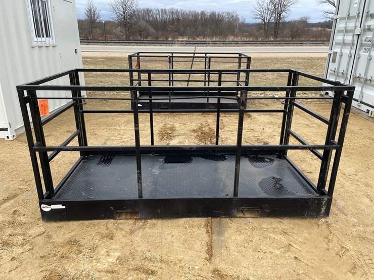 #7531-•-8'-work-platform-with-fork-pockets-image-2