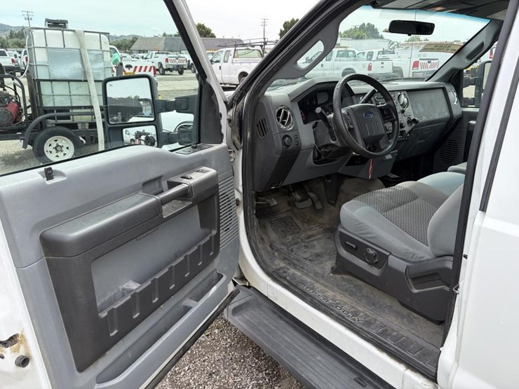 2011-ford-f250-image-12