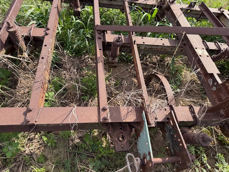 #45299-•-12'-chisel-plow-image-16