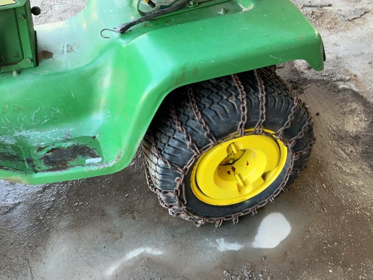 john-deere-332-image-12