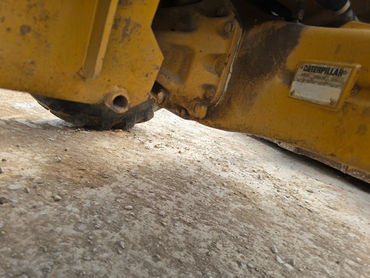 2005-caterpillar-420d-image-60