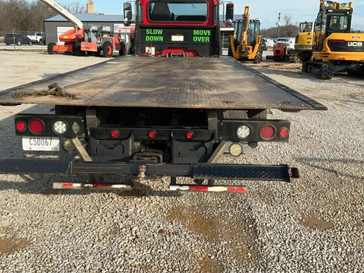 2021-peterbilt-337-image-46