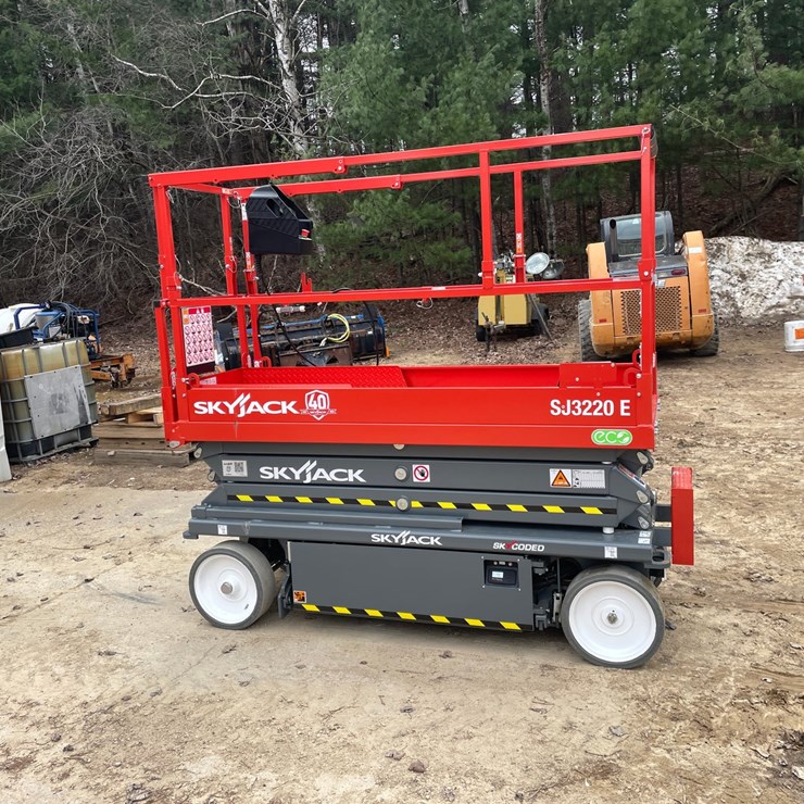 #7514A • 2025 Skyjack SJ3220E Electric Scissor Lift
