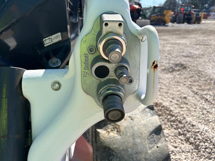 2022-bobcat-s62-image-11