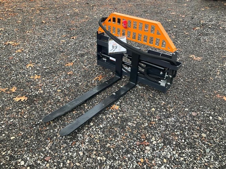 #1385-•-unused-land-honor-skid-steer-hydraulic-adjustable-forks-image-1