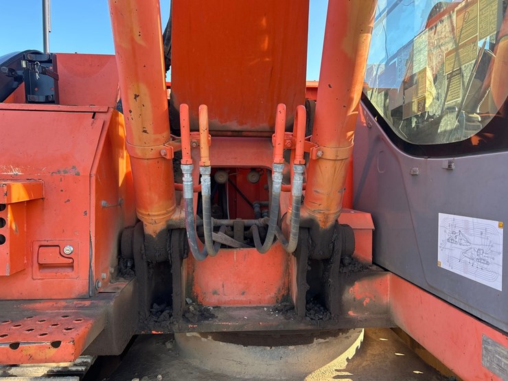 2021-hitachi-zx225-image-31