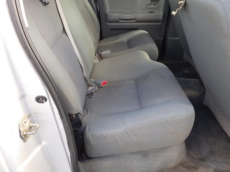 2005-dodge-dakota-image-19