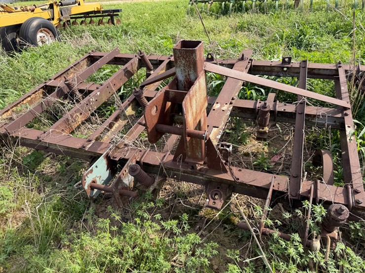 #45299-•-12'-chisel-plow-image-13