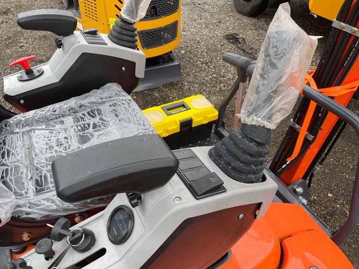 #3295-•-2026-ats-me18-mini-excavator-image-23