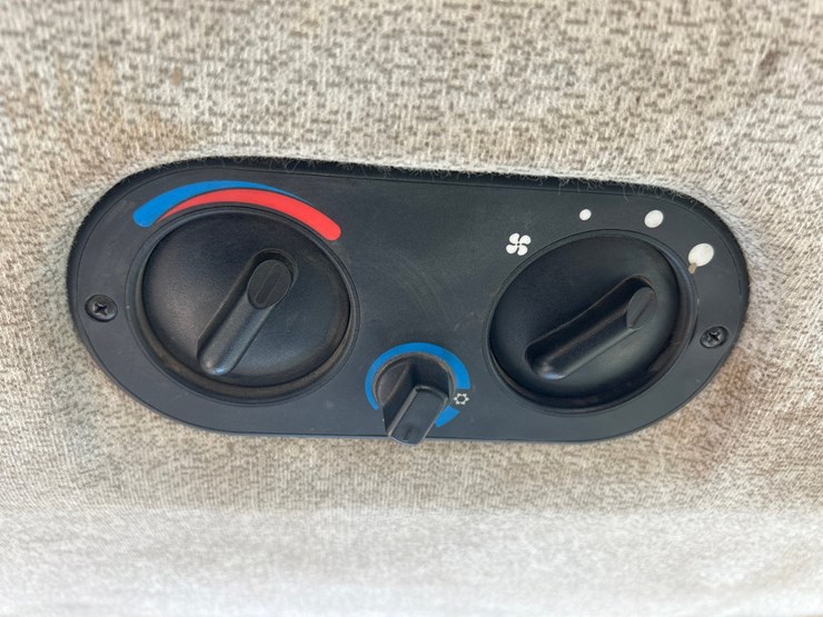 new-holland-t5070-image-50