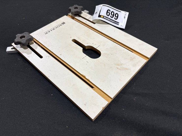 #699-•-router-table-top-image-3