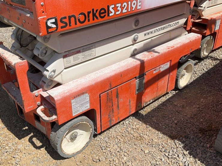 #410-•-snorkel-19'-scissor-lift-image-5