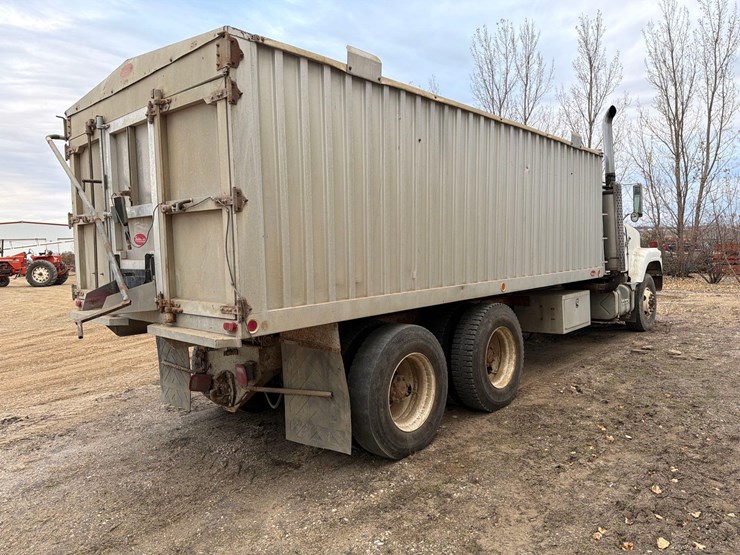 1979-international-f227-image-5