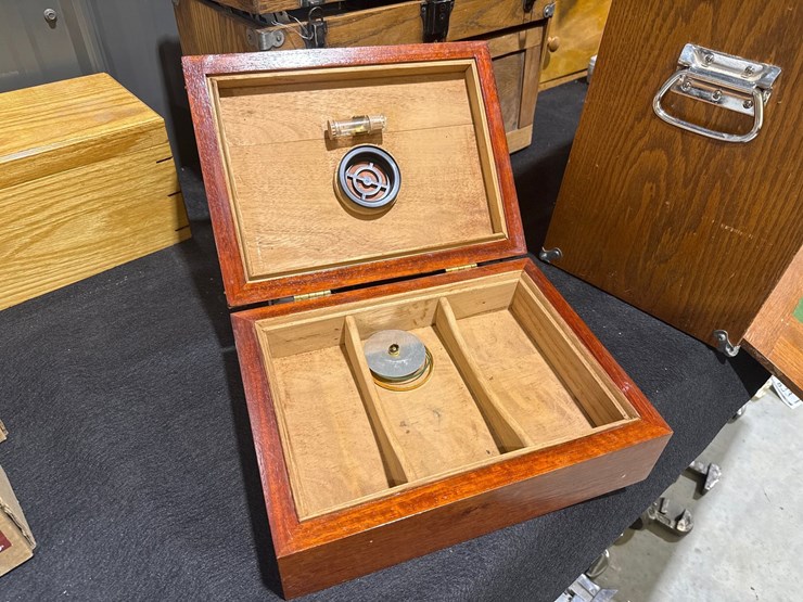 #718-•-wooden-storage-box-image-1