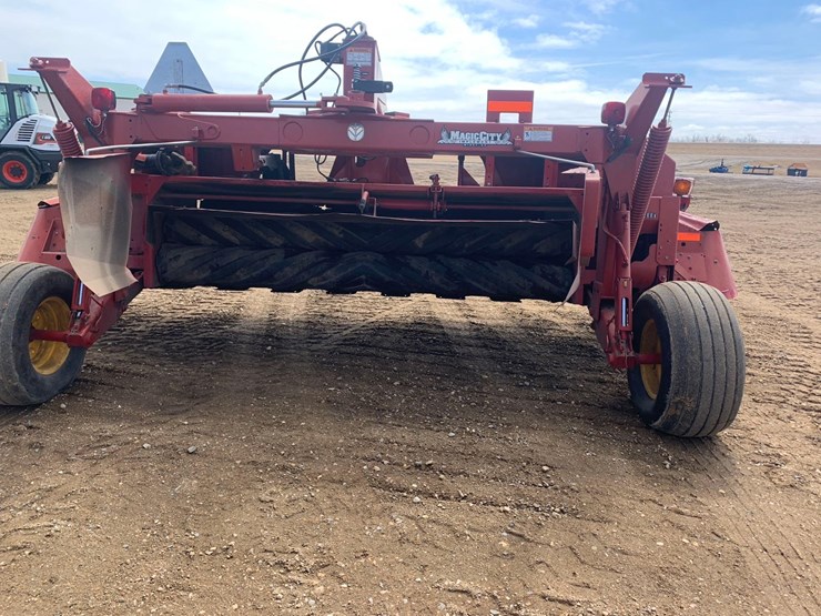 2011-new-holland-h7460-image-12