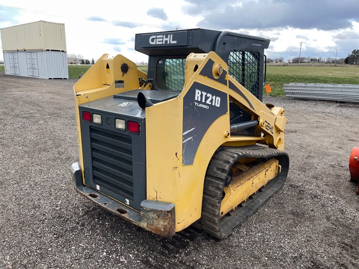 2013-gehl-rt210-image-5