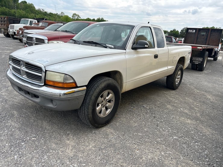 2004-dodge-dakota-image-2