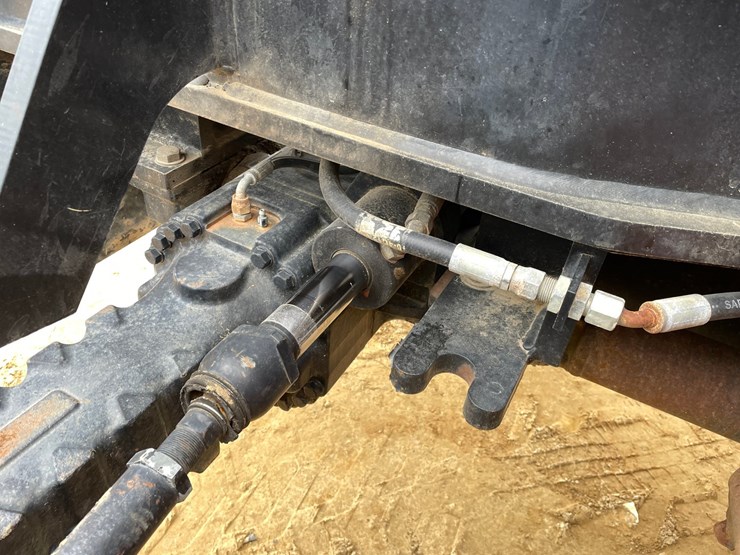 2013-jlg-g6-42a-image-35