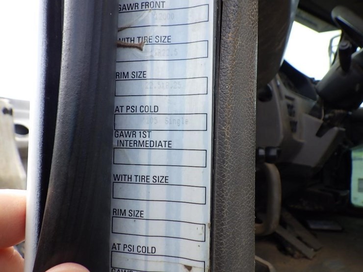 2010-peterbilt-337-image-52