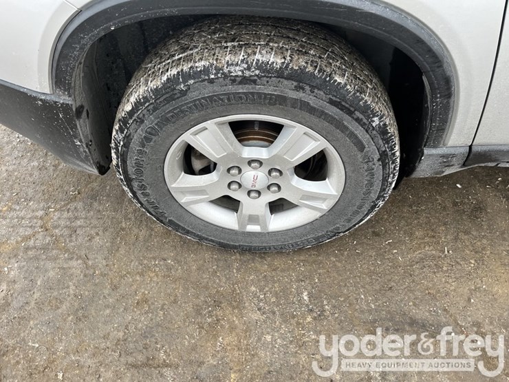 2012-gmc-acadia-image-10