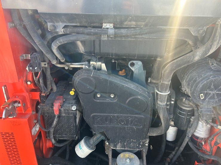 2018-kubota-ssv75-image-29