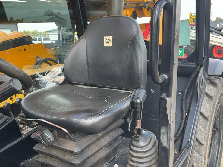 2022-jcb-510-56-image-12