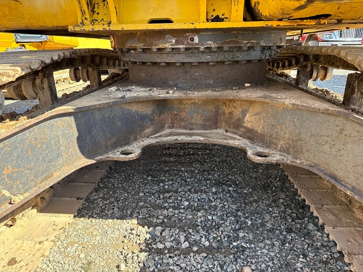 new-holland-eh160-image-50