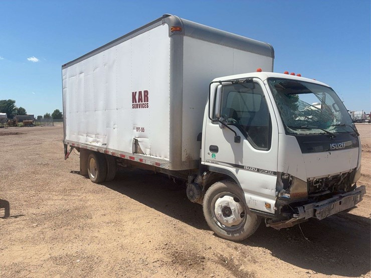 2006-isuzu-nqr-image-2