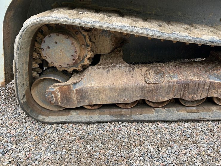 2017-takeuchi-tl12r2-image-13