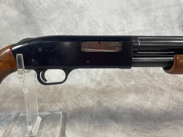 #4115-•-mossberg,-20-ga.-pump-action-shotgun,-sn:-c380887-image-14