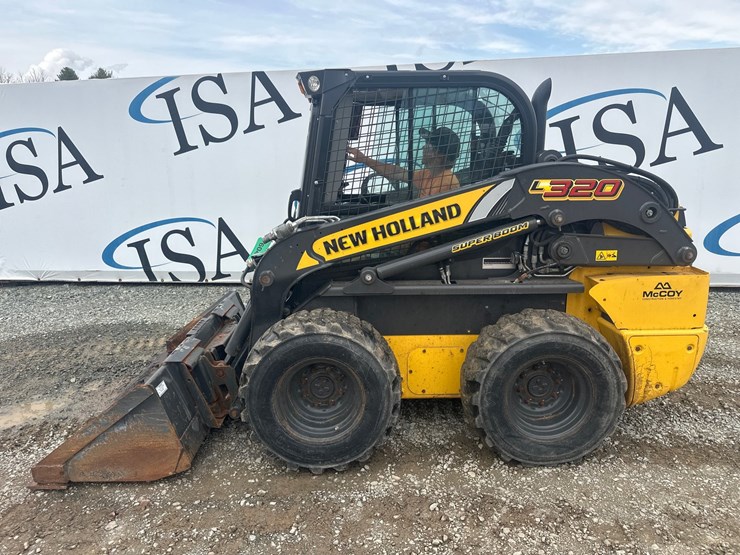 new-holland-l320-image-2