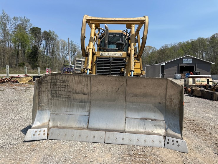 caterpillar-d6t-xl-image-3