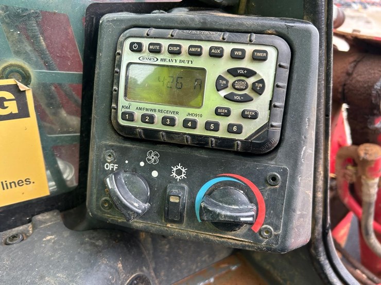 2017-takeuchi-tl12r2-image-28