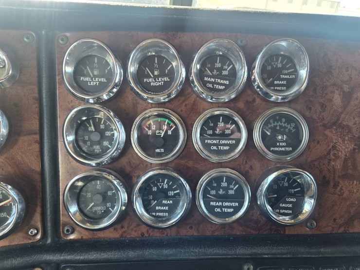 2005-peterbilt-379-image-66