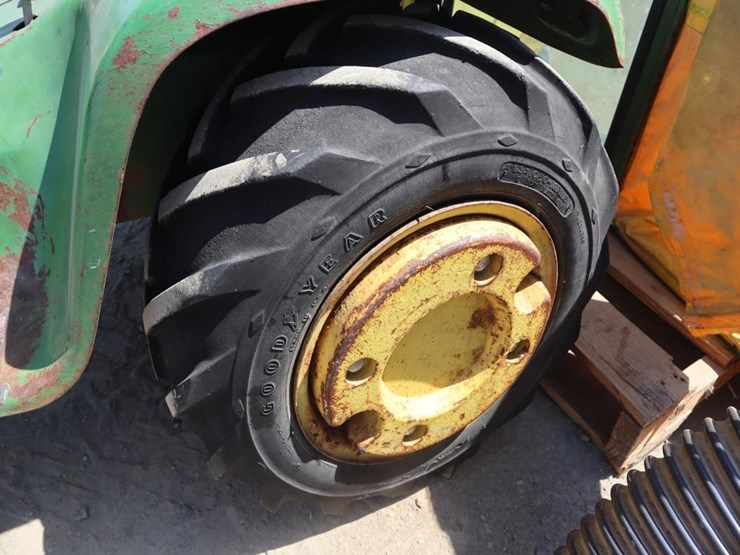 john-deere-110-image-11