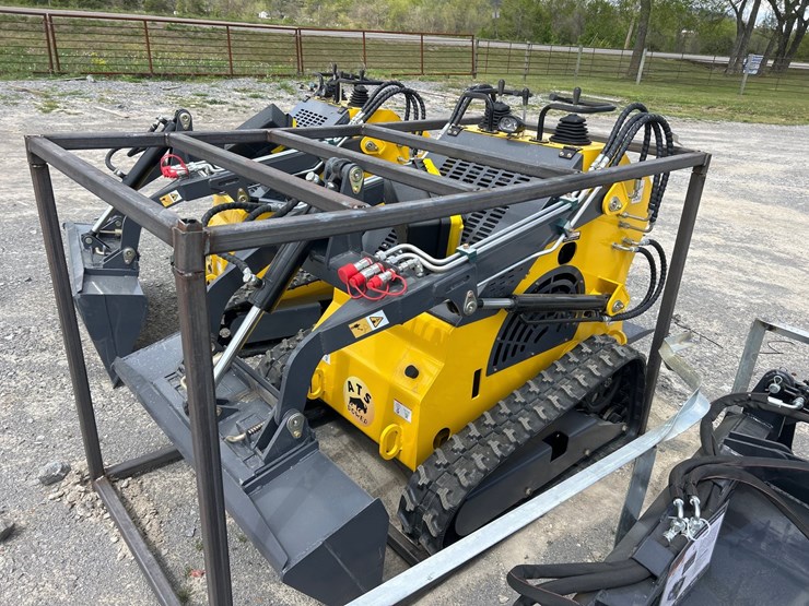 #11-•-2026-ats-t460-mini-skid-steer-loader-image-3