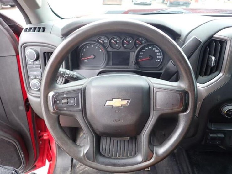 2022-chevrolet-2500hd-image-15