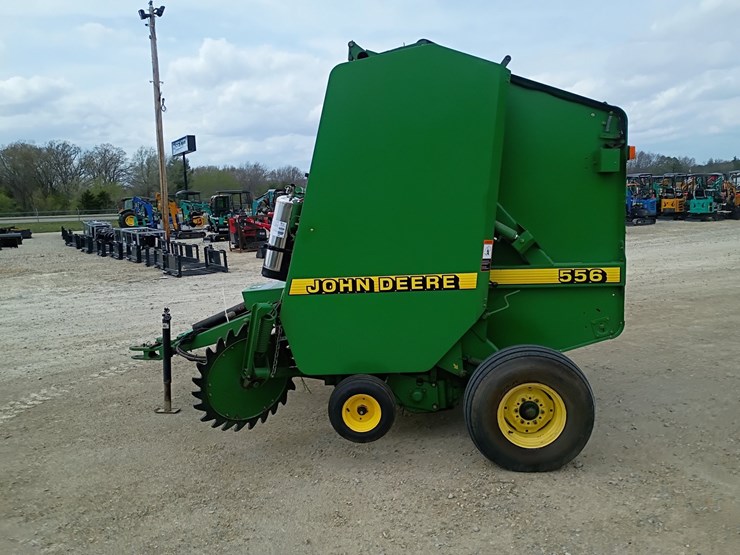 2000-john-deere-556-image-2