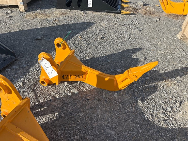 caterpillar-303-image-1