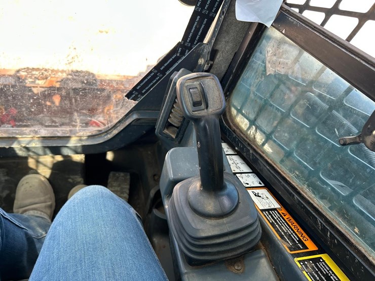 2021-deere-325g-image-20