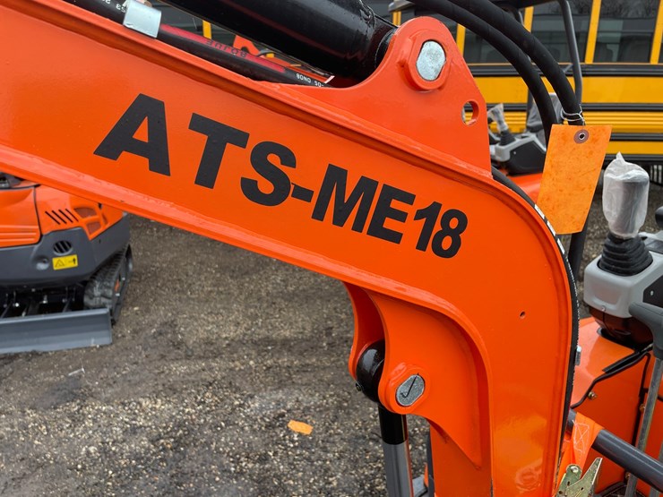 #3345-•-2026-ats-me18-mini-excavator-image-5