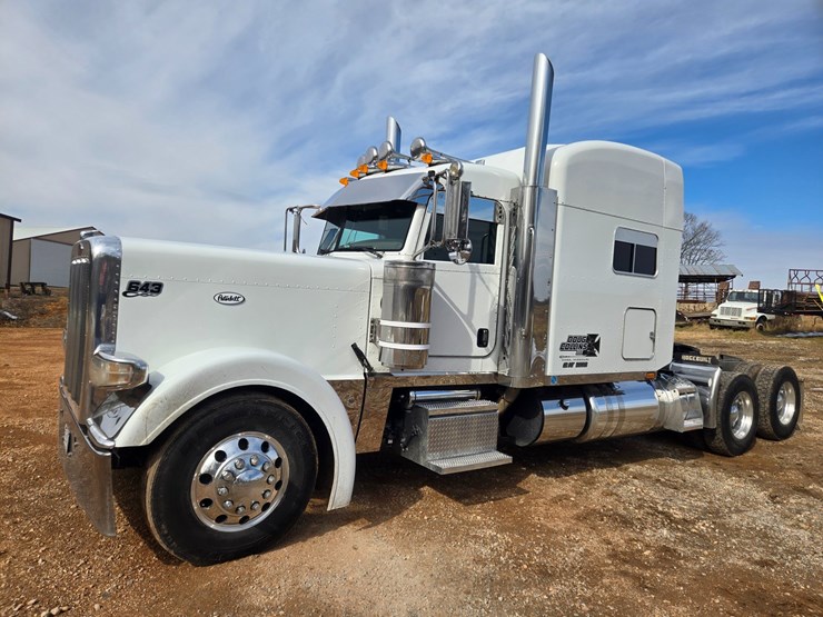 2014-peterbilt-389-image-4