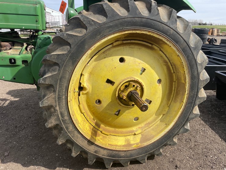 john-deere-b-image-8