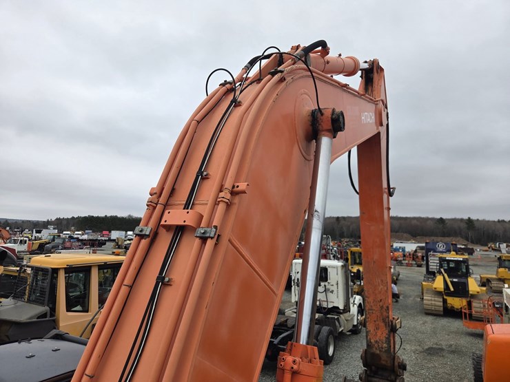 hitachi-zx330-lc-image-28